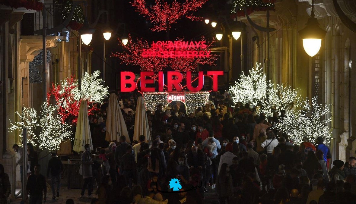 زينة الميلاد في أسواق بيروت التجارية (نبيل إسماعيل).