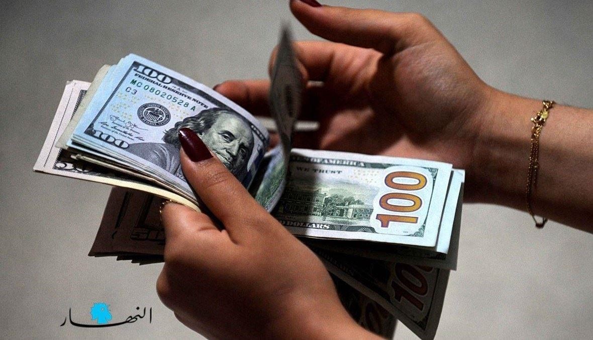 الدولار يبلغ مستويات قياسية جديدة