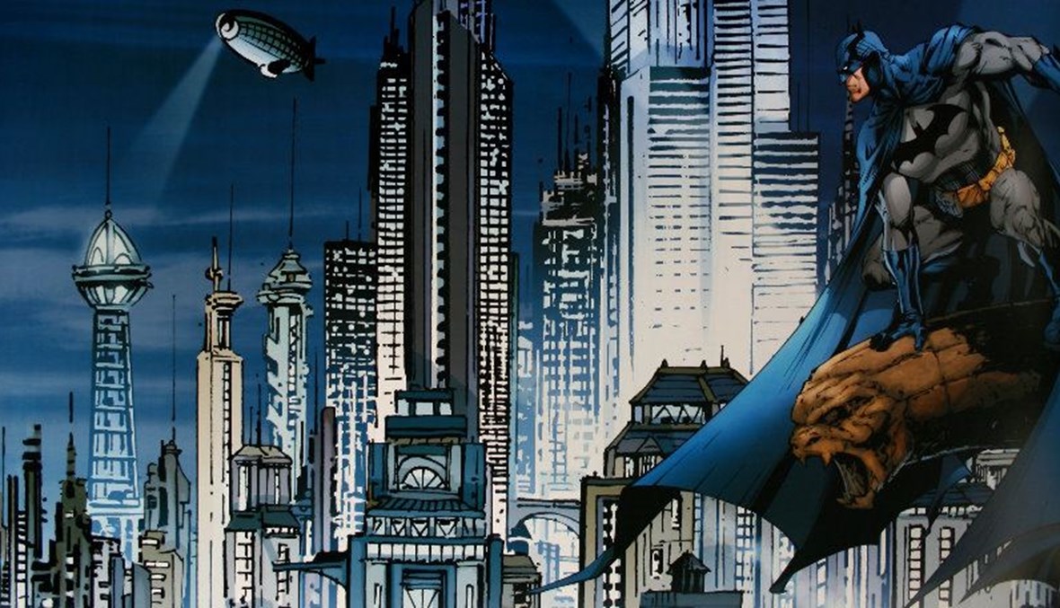 صورة لباتمان ناظرًا إلى مدينة غوثام