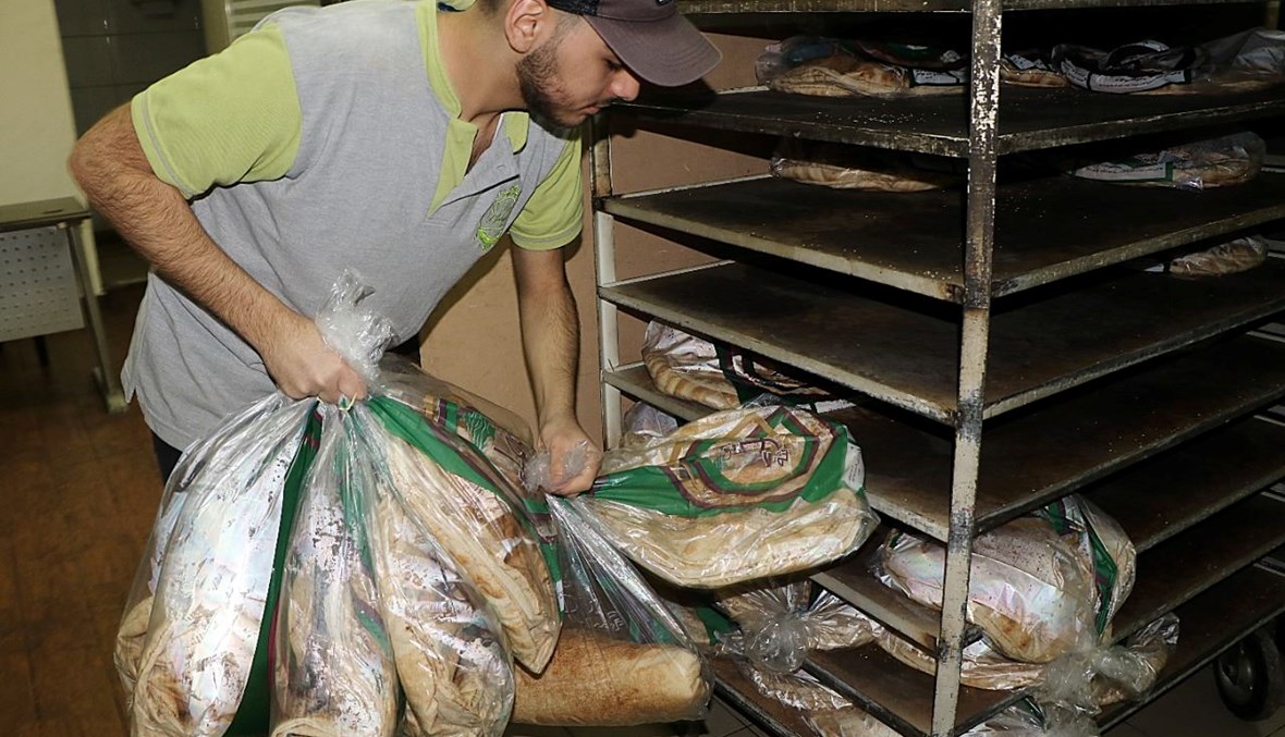 أزمة الرغيف تتفاعل وأفران أقفلت... اعتمادات الطحين رهن عقد الاستقراض