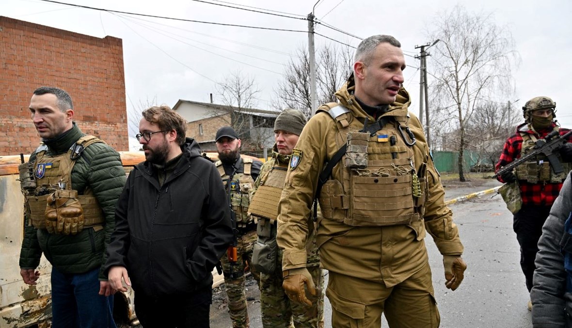 عمدة كييف فيتالي كليتشكو... الملاكم الأسطوري يتحدى الحرب لـ"ينقذ حياة الأوكرانيّين" (فيديو وصور)