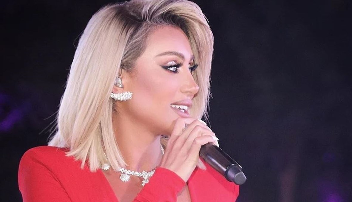 مايا دياب تألّقت بالأحمر... سترة قصيرة من الجلد وتنّورة تصل حتّى الكاحل (صور)