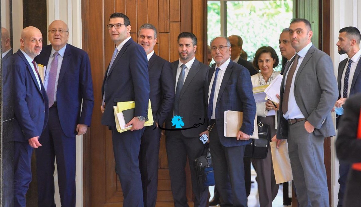 شهر انتخابي أخير لأولويات المشاريع المتزاحمة