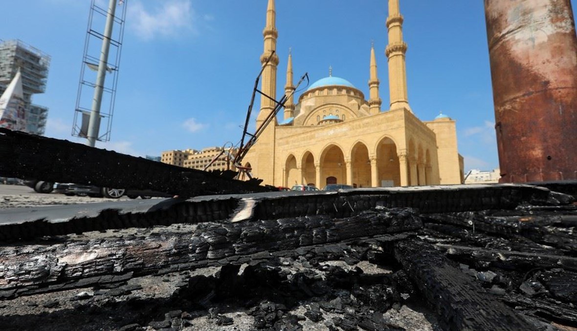المشهد المعيشي يزداد سوءاً... عودة طوابير البنزين والخبز وإقفال قسري لمعامل تعبئة الغاز (صور)
