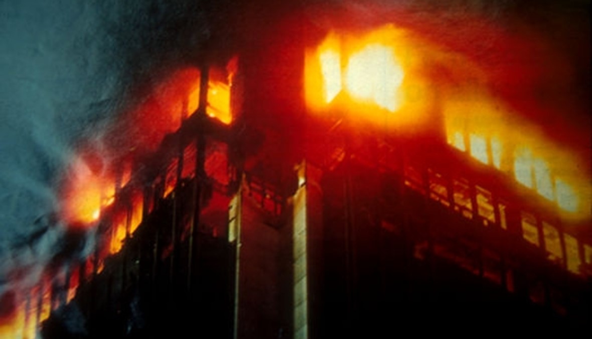 11 شخصاً بينهم أولاد أُنقذوا من الموت حرقاً في مبنى في النويري \r\n