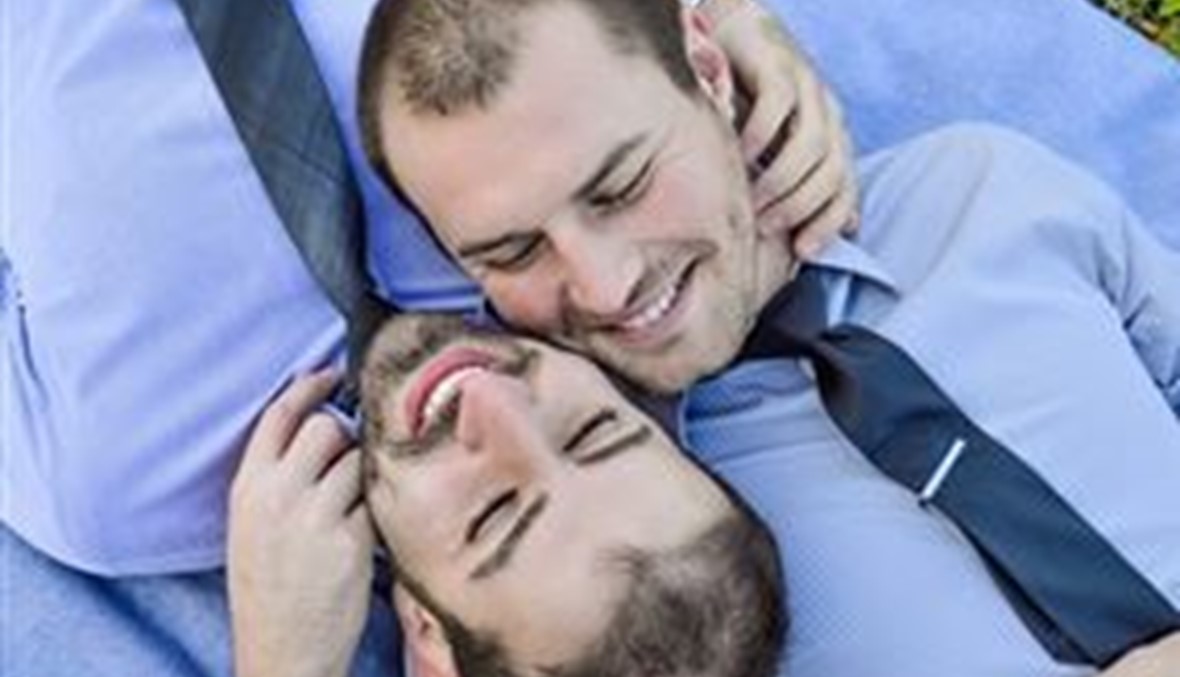 لبناني تزوّج من شريكه