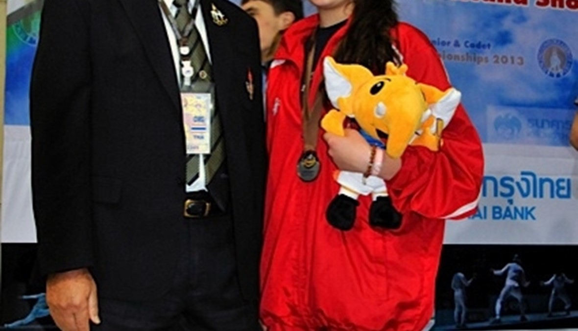 ميدالية فضية لدومينيك طنوس في مبارزة آسيا للفتيات